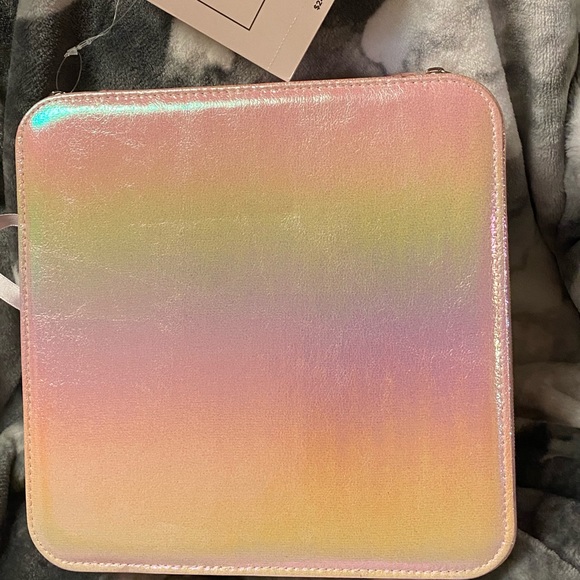 Makeup Kit - Picture 2 of 5